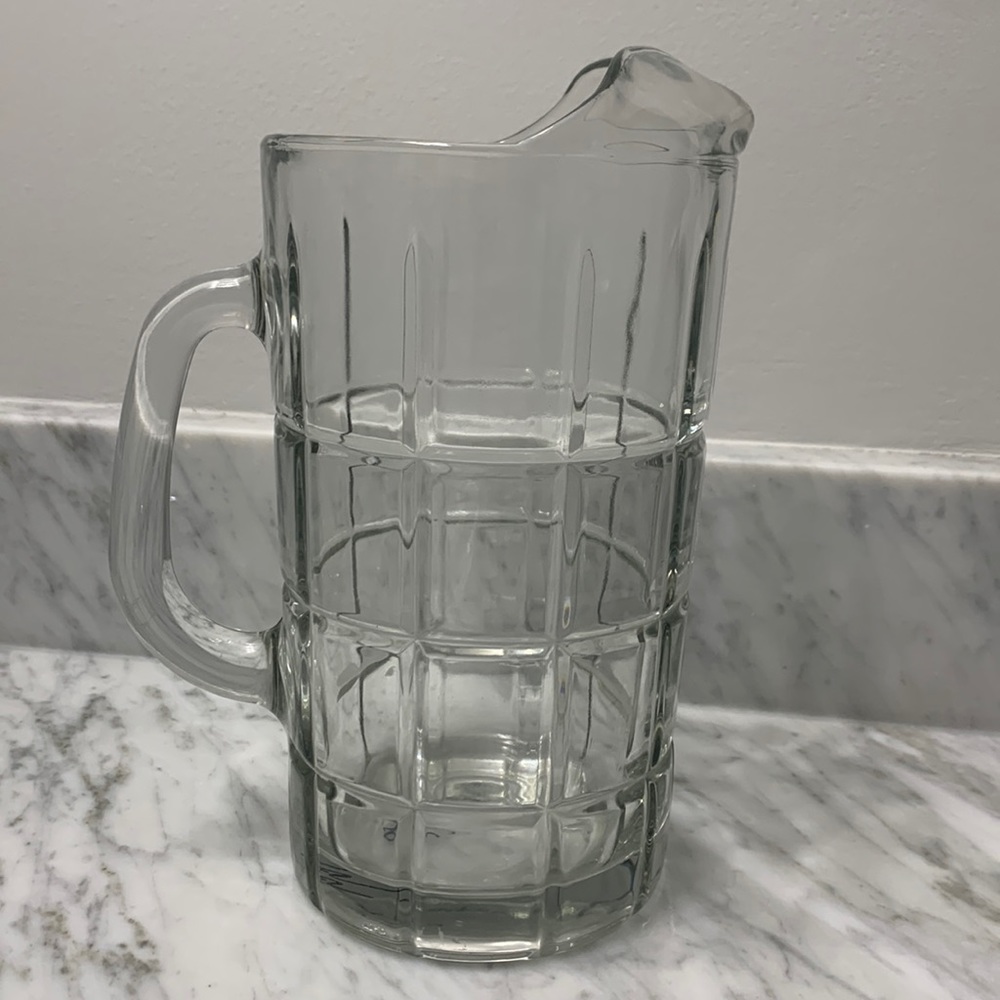 Vintage MCM Anchor Hocking TARTAN CLEAR 50 Oz Glass Pitcher w/ ice lip